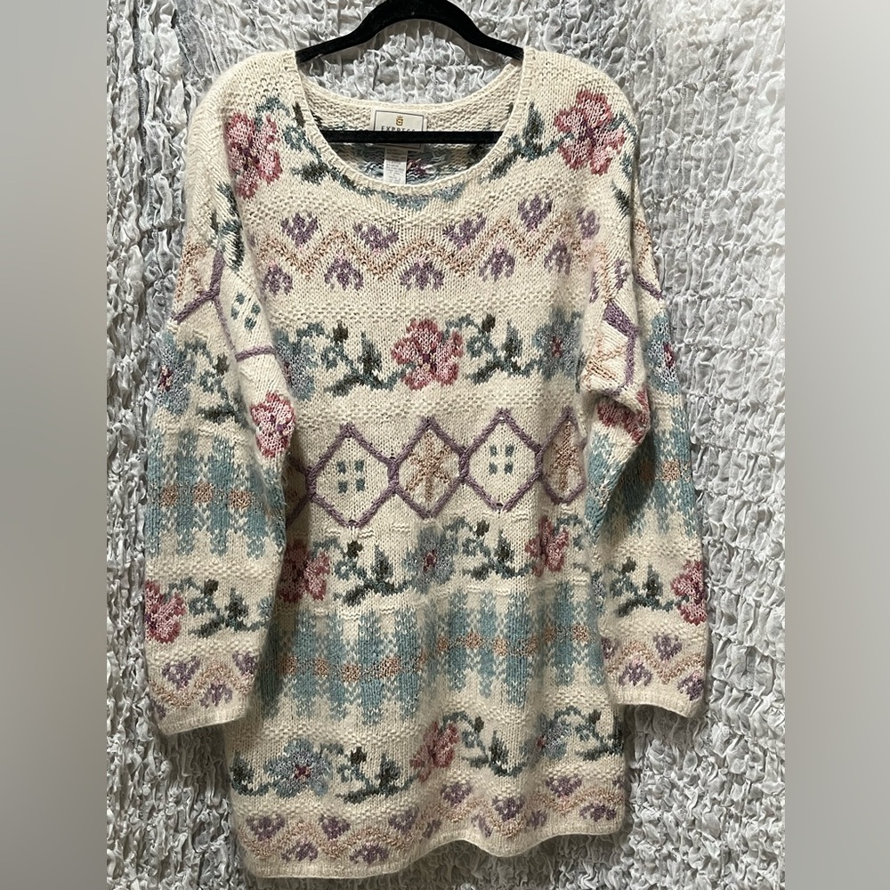 Vintage EXPRESS TRICOT SILK & ANGORA BLEND HAND KNITTED Floral Sweater SIZE L